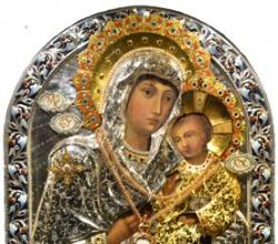 أيقونة والدة الرب في بيشانسكايا - ضريح كنيسة القديس بطرس.